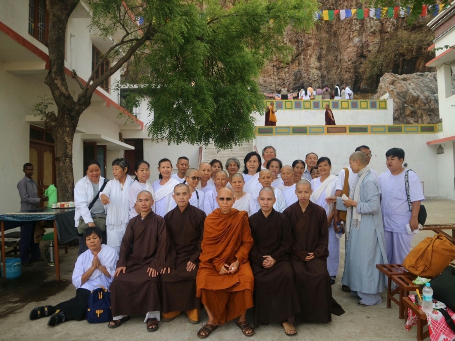 กรุ๊ปแสวงบุญ วัดถ้ำพระเทพนิมิต ทัวร์อินเดีย 2561